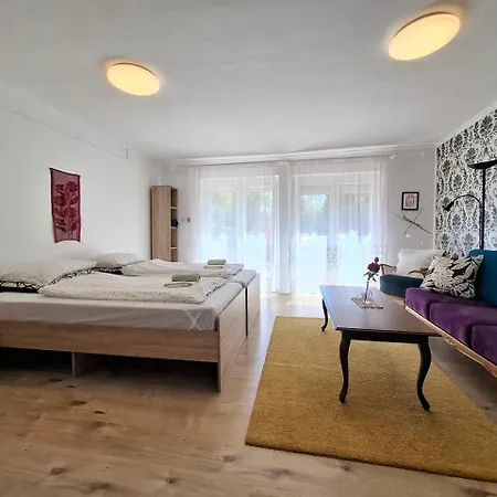 Apartman Napvirag - Koezel Mindenhez Balatonakarattya