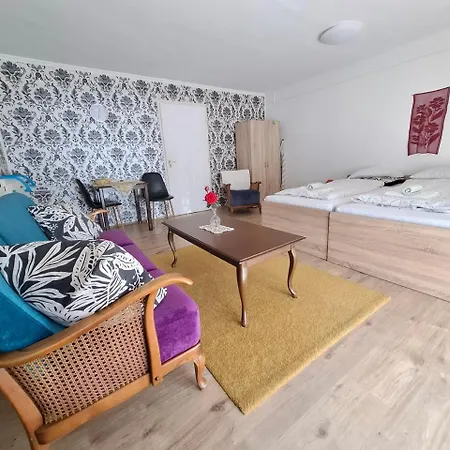 Appartement Napvirag - Koezel Mindenhez *