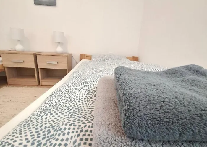 Napvirag - Koezel Mindenhez Apartament