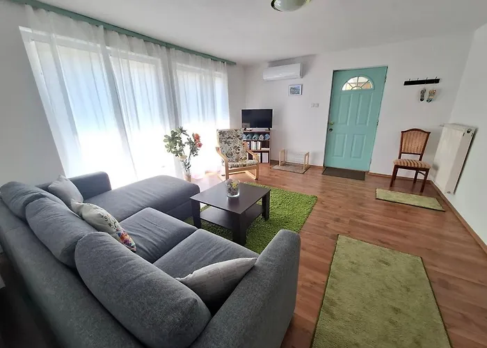 Napvirag - Koezel Mindenhez Apartament Balatonakarattya