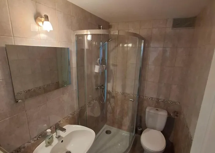 Napvirag - Koezel Mindenhez Apartmán